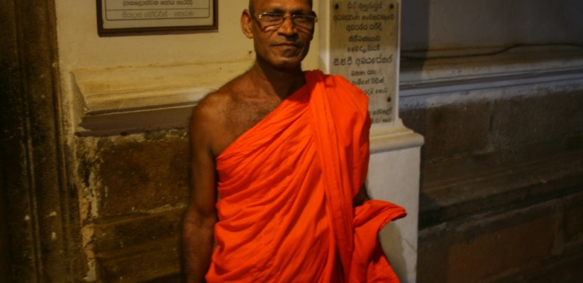 Mönch auf Sri Lanka
