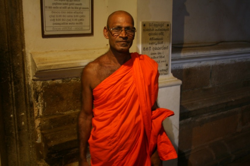 Mönch auf Sri Lanka